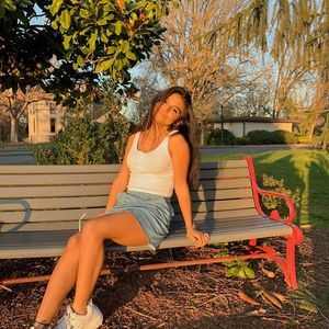 Meet your Posher, Noelia